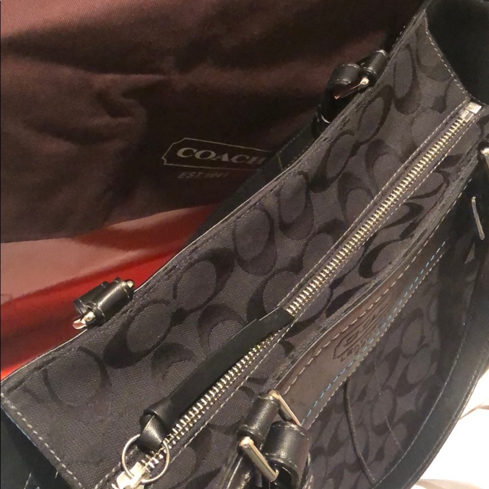 Coach Handbag - Picture 3 of 9